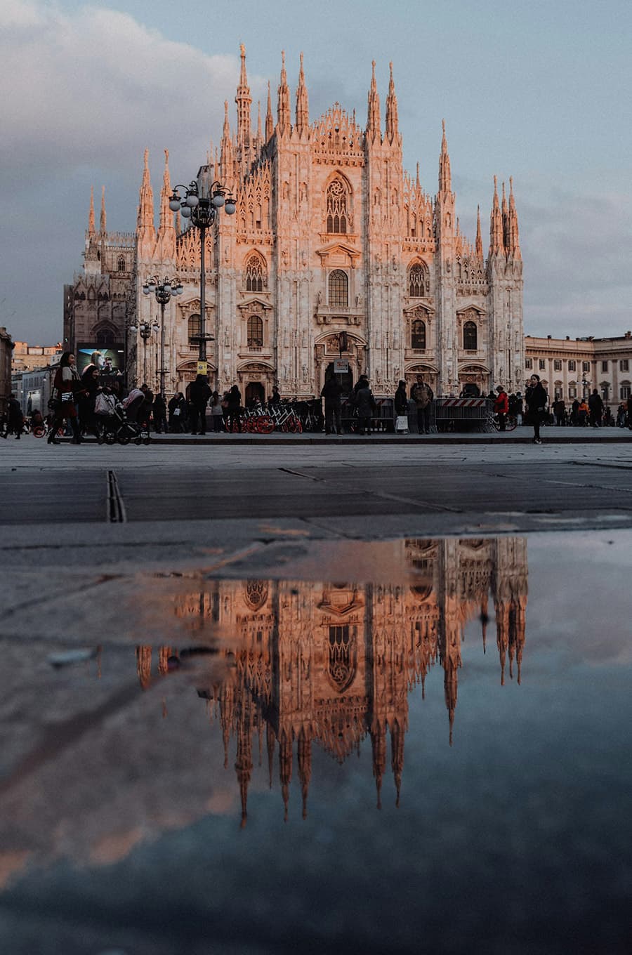 1h from Milano