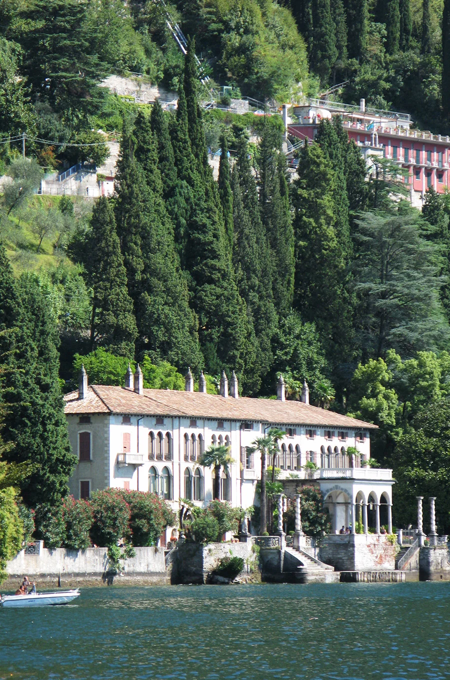 45min from Villa Monastero